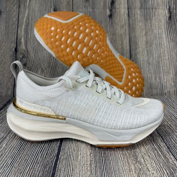 Nike ZoomX Invincible Run Flyknit 3 Light Bone/Sail/Gum WMNS 5 DR2660-008 - Picture 1 of 8